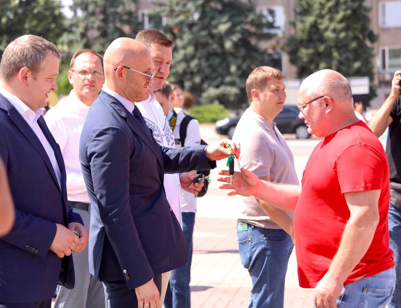 нікопольська станція екстреної меддопомоги отримала 22 нові «швидкі» - зображення 1